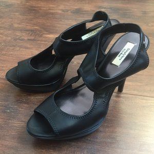 Simply Vera Vera Wang Black Platform Heels